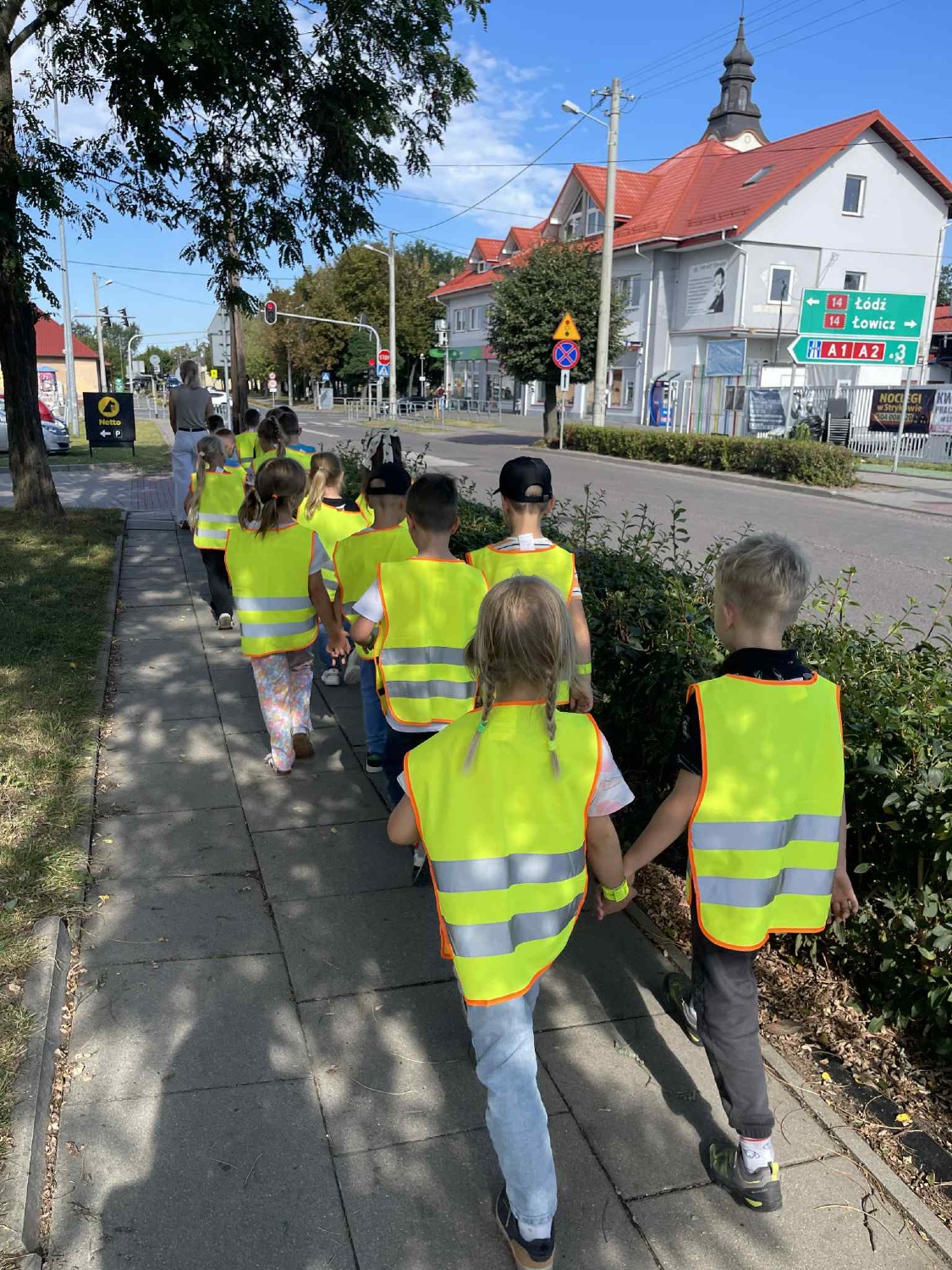 Klasy pierwsze uczą się o bezpieczeństwie na drodze