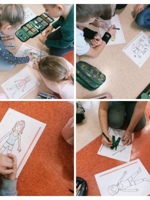 Dzieci podczas wykonywania prac o sanitariuszkach i łączniczkach w Powstaniu Warszawskim