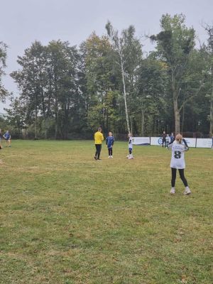 &bdquo;Sportowa rywalizacja, dobra zabawa i niezapomniane emocje&rdquo; &ndash; to słowa, kt&oacute;re dziewczęta usłyszały na początku turnieju jako hasło przewodnie i zapowiedź tego, co je czeka na boisku.