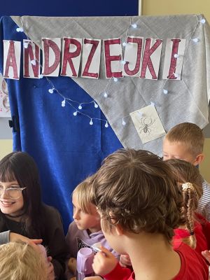 Stanowisko z wr&oacute;żbami.