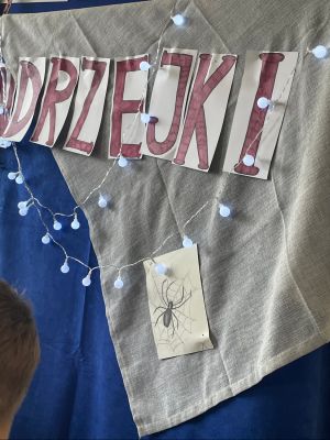 Kolorowy napis Wr&oacute;żby. 