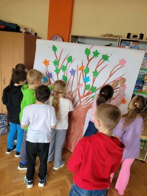 wsp&oacute;lne tworzenie drzewa szacunku