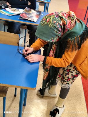 Seniorka z klasy VIc, kt&oacute;rej zepsuły się okulary.