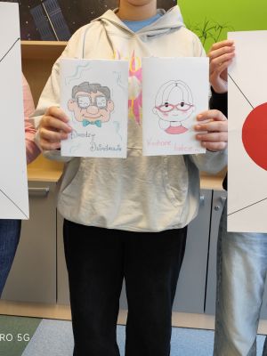 Kartki z życzeniami od uczni&oacute;w dla podopiecznych Domu Dziennego Pobytu w Zgierzu.