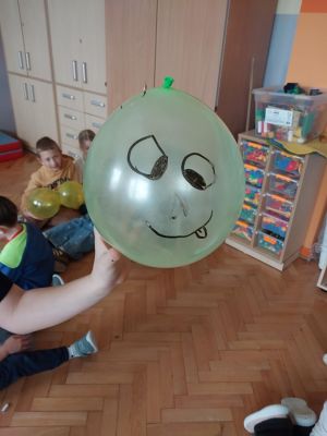 Wsp&oacute;lna zabawa wsp&oacute;łpraca i pozytywne emocje.