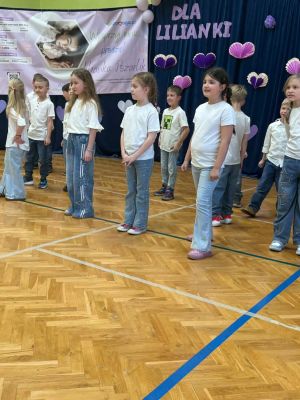 Taniec uczni&oacute;w klasy 1c.