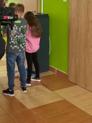 nagrywanie filmu o cyrkularności w SP2 Stryków nagrywanie filmu o cyrkularności w SP2 Stryków