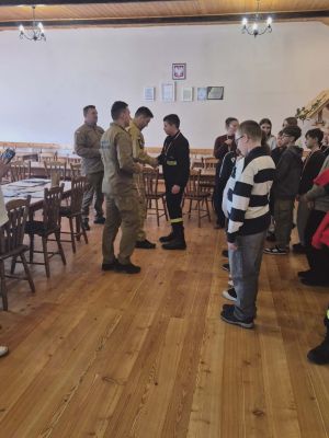 Kacper, uczestnik w kategorii wiekowej 5&ndash;8, otrzymuje nagrodę za zajęcie III miejsca.