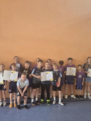 Wszyscy uczestnicy zawod&oacute;w sportowych &ndash; pełni energii, pasji i uśmiechu.