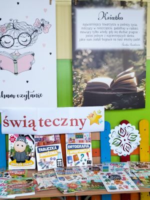  Stoisko z książkami 