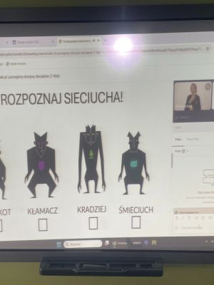 Uczniowie poznają Sieciaki &ndash; bohater&oacute;w edukacji o bezpieczeństwie w sieci.