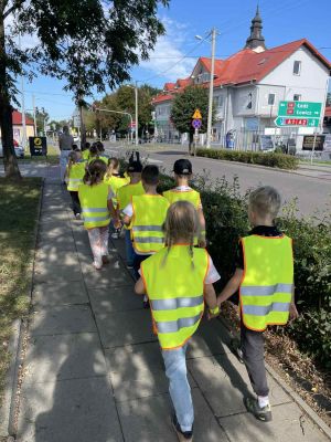 Pierwszaki w drodze na skrzyżowanie