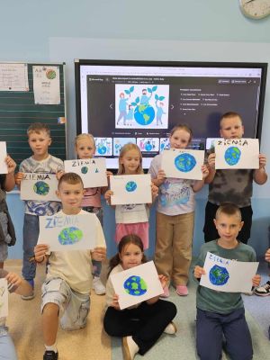 Tw&oacute;rcze obchody Dnia Sprzątania Świata w klasie 2a.