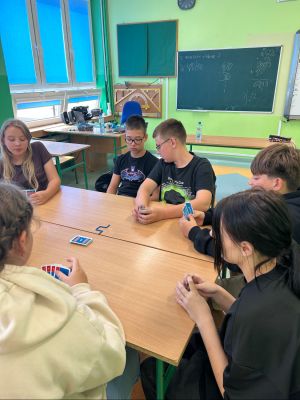 Uczniowie klasy 7a i 7c w grze logicznej Digit.