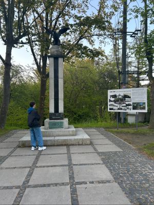 Wejście do Lisiego Jaru. Wejście do Lisiego Jaru.