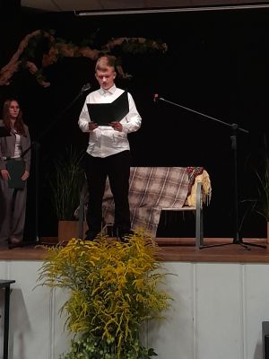 Bartosz Rogut czyta utw&oacute;r mistrza z Czarnolasu