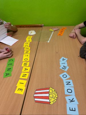 Praca w grupach - rozsypanki literowe.