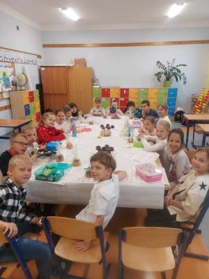 Śniadanie wielkanocne w klasie I b Śniadanie wielkanocne w klasie I b