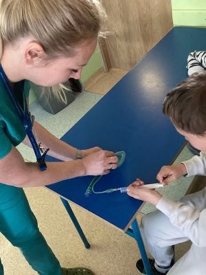Spotkanie z mamą Gabrysi w klasie III b Spotkanie z mamą Gabrysi w klasie III b