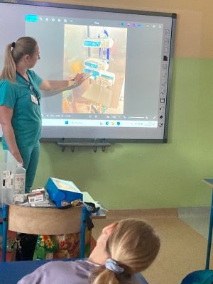 Spotkanie z mamą Gabrysi w klasie III b Spotkanie z mamą Gabrysi w klasie III b