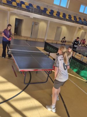 Reprezentantka naszej szkoły wygrała pojedynek z koleżanką ze Szkoły Podstawowej w Dobrej.