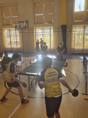 Mecz deblowy naszych chłopc&oacute;w z rywalami ze Szkoły Podstawowej w Bratoszowicach.