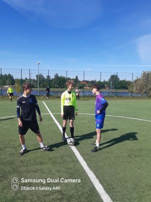 Losowanie przed meczem SP 2 Stryków - SP Koźle Losowanie przed meczem SP 2 Stryków - SP Koźle