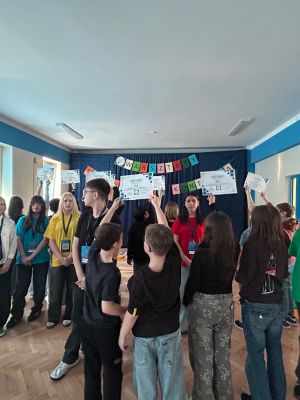 Wręczenie certyfikat&oacute;w uczestnictwa.