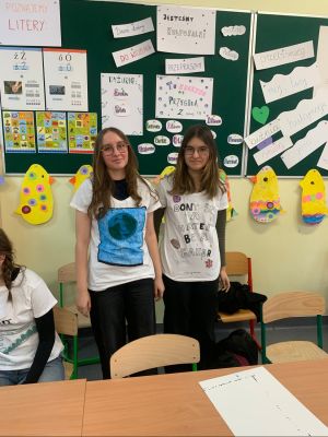 Efekty pracy na warsztatach- gotowe koszulki. Efekty pracy na warsztatach- gotowe koszulki.