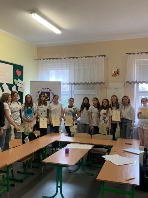 Zdjęcie wszystkich uczestników warsztatów Hejt uwolnij się. Zdjęcie wszystkich uczestników warsztatów Hejt uwolnij się.