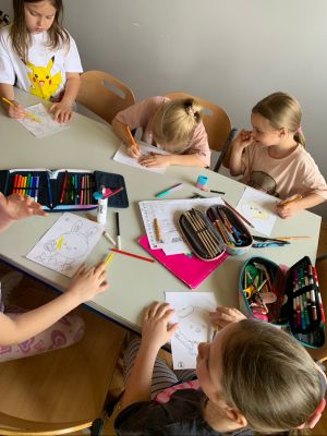 Pisanki, zajączki i kurczaczki nabierają kolorów Pisanki, zajączki i kurczaczki nabierają kolorów