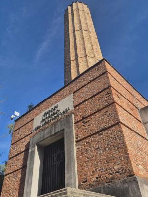 Stacja Radegast &ndash; symboliczne miejsce upamiętniające ofiary Holokaustu.