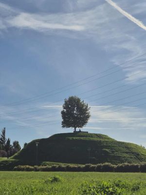 Ławeczka Jana Karskiego &ndash; postaci wyjątkowo ważnej dla historii Polski i Świata.