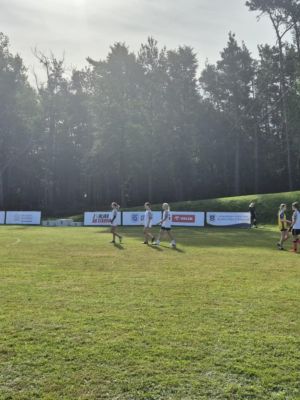 Mecz rozegrany pomiędzy dziewczętami ze Szkoły Podstawowej w Bratoszewicach oraz Szkoły Podstawowej nr 2 w Strykowie.