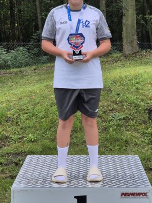 Najlepszą zawodniczką turnieju została Natalia z drużyny dziewcząt ze Strykowa.