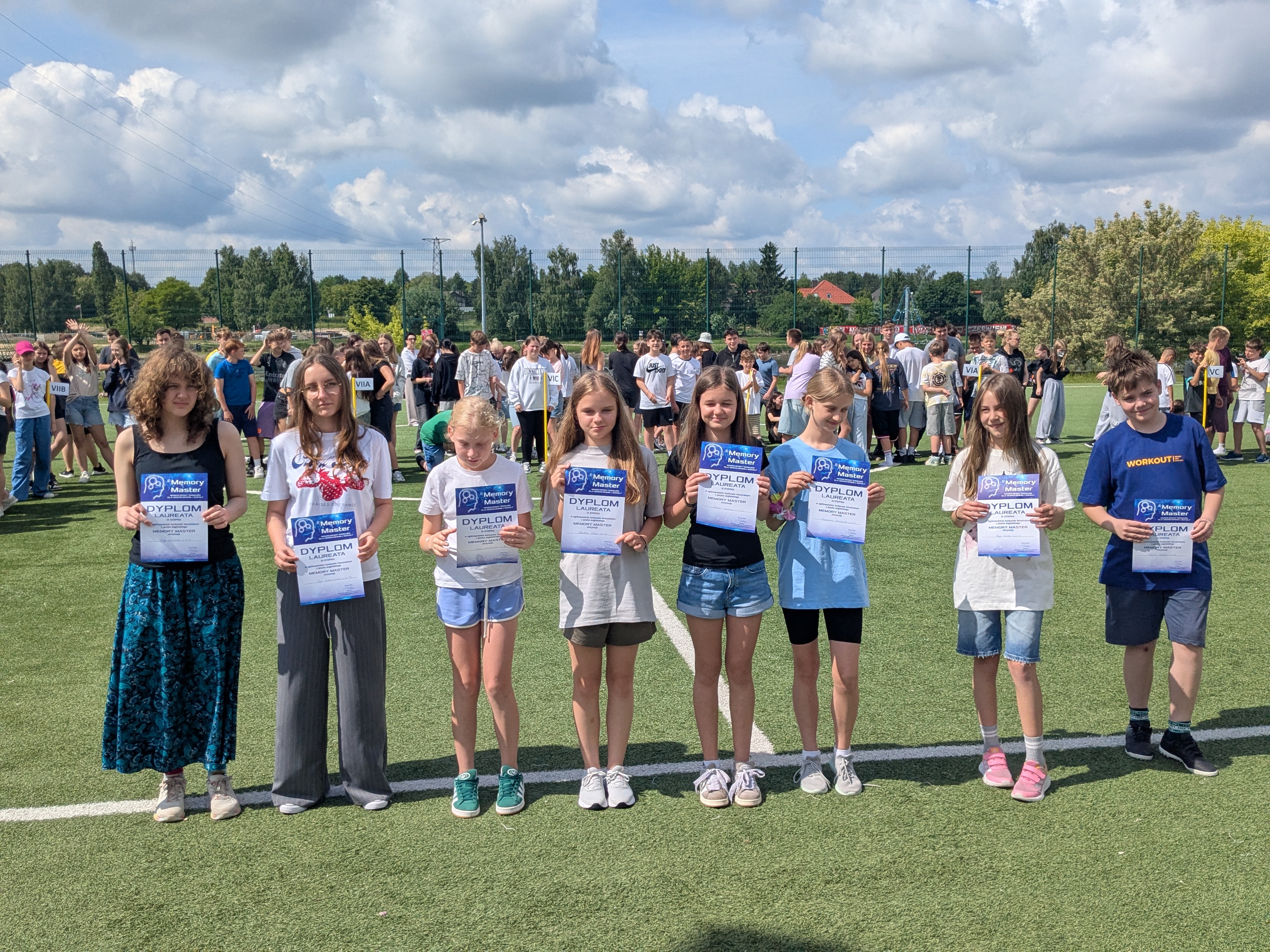 Słownictwo na medal! Sukcesy naszych uczniów w konkursie „Memory Master”.